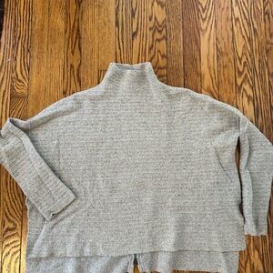 Cozy Free People Women's Sweater in Light Heather Gray
